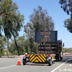 Valor de carreta para painel de sinalização